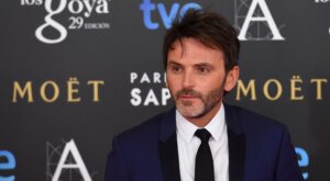 Fernando Tejero y otros famosos que se desnudaron en Twitter como promesa