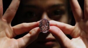 El increíble diamante rosa que se vendió por más de 62 millones de euros