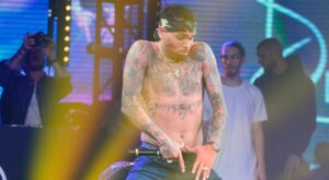 Ellos también se quedan al descubierto: famosos que lo enseñaron todo