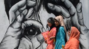 En caso necesario, un marido puede pegar a su esposa «ligeramente» si esta le desobedece