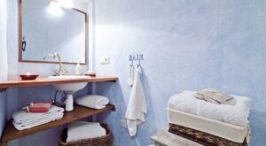 7 ideas para revestir las paredes de tu cuarto de baño