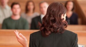 Una jueza pregunta a una mujer víctima de abuso sexual si «cerró bien las piernas» para evitarlo