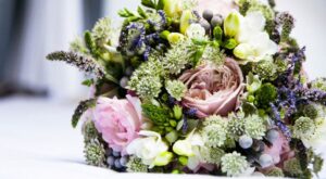 Regalar flores en las pedidas de mano: una bonita tradición