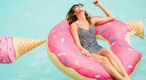 Colchoneta chic, el nuevo accesorio de moda de este verano