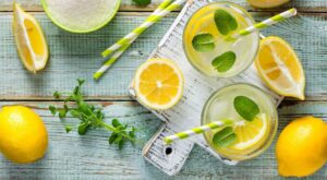 6 razones por las que debes beber un vaso de agua con limón al día