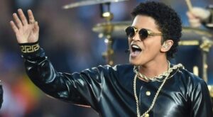 14 cosas que los hombres jamás deberían ponerse, y que las mujeres odiamos