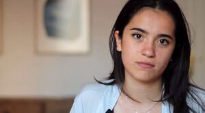 Esta joven española exige a los políticos medidas para los niños víctimas de violencia machista