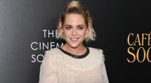 Kristen Stewart sonríe y se convierte en el peor look de la semana