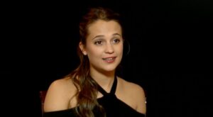 Entrevistamos en exclusiva a Alicia Vikander, la nueva «chica Bourne»
