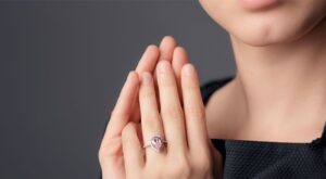 Anillo de compromiso, ¡con pareja o sin ella!