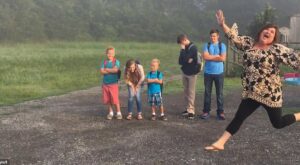 ¡Se acerca el esperado momento! Así celebran estos padres la vuelta al cole de sus hijos