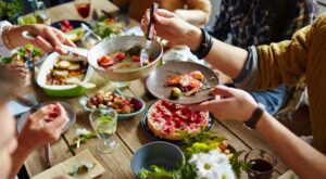 ¡Únete a la cenología! Consejos prácticos para organizar una cena en familia