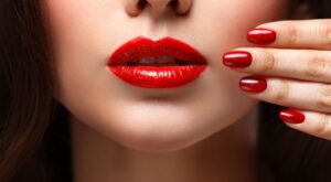 Manicura en láminas, diseños exclusivos sin dañar tus uñas