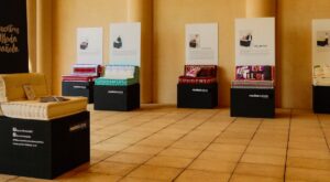 «Encuentros con la moda española», la exposición de Roche Bobois