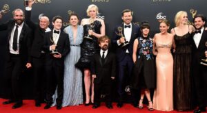 Premios Emmy 2016: Juego de Tronos reina en una noche muy repartida