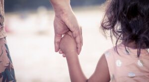 Rompiendo tabúes: ¿podemos arrepentirnos de ser madres?