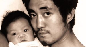 La vida en imágenes: padre e hijo repiten la misma fotografía a lo largo de 28 años