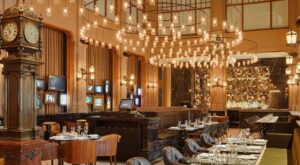 El hotel W Ámsterdam rompe las normas del lujo tradicional