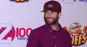 Si a tu chico no le crece la barba: ¡dale vitaminas!