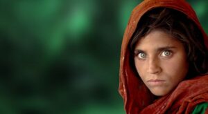 ¿La recuerdas? La icónica niña de ‘National Geographic’ ha sido arrestada en Pakistán