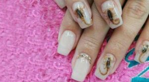 Manicura con escorpiones, la última locura del nail art