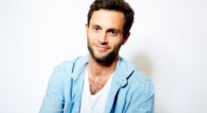 Así ha cambiado Penn Badgley casi una década después de ‘Gossip Girl’