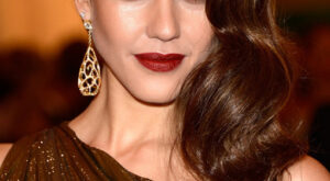 Peinados irresistibles para una cita romántica