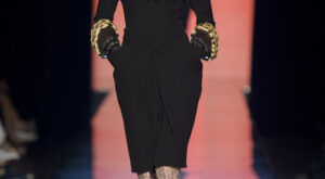 Salvaje elegancia animal de Jean Paul Gaultier en París