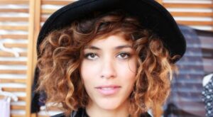 Peinados para llevar con sombrero