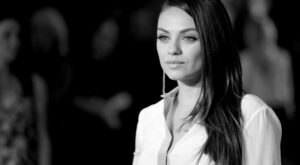 Mila Kunis, una feliz mamá orgullosa de sus curvas