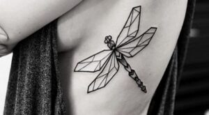 60 diseños para tatuarte en las costillas que adorarás