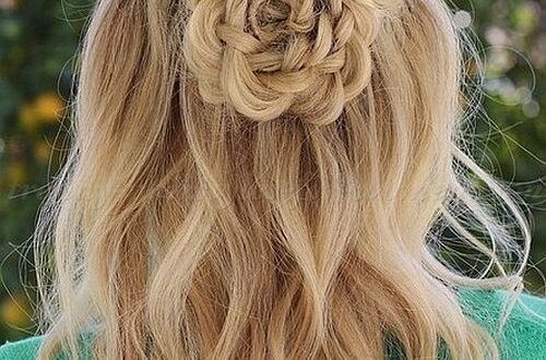Trenzas en forma de flor, el peinado que no te podrás sacar de la cabeza