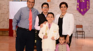 PRIMERA COMUNIÓN EMILIANO SINUHÉ