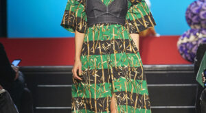 Denim y estampados, señas de identidad de Kenzo en la Paris Fashion Week