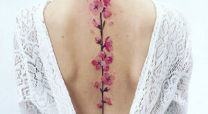 Tatuajes para la columna vertebral: diseños que querrás en tu espalda