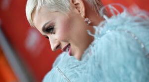 Famosas con mal cutis: ¡sabemos lo que esconden tras el maquillaje!