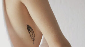 Tatuajes de pluma, inspírate con estos 50 diseños que querrás tener en tu piel