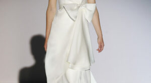 Pasarela Gaudí Novias 2010: Juanjo Oliva