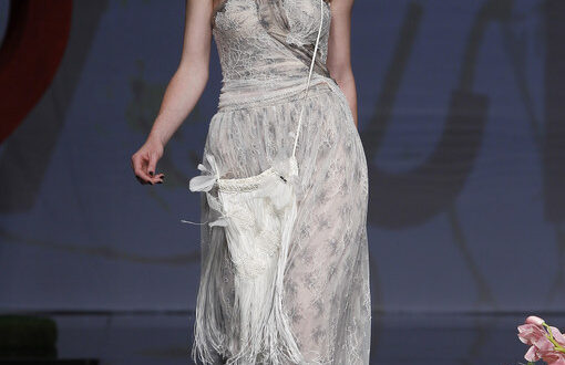 Barcelona Bridal Week 2011: YOLAN CRIS