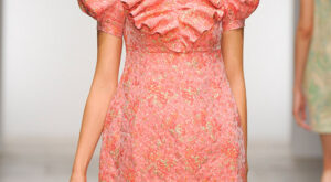 Paul Costelloe – London Fashion Week Primavera Verano 2012