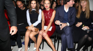 Desfile de famosas en la Semana de la Moda de París