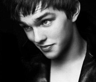 Nicholas Hoult – el álbum del Club de Fans