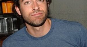Zachary Levi – el álbum del Club de Fans