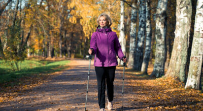 Senderismo después de los 60: la regla 30-60, el truco sencillo para caminar más tiempo sin cansarse