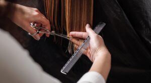 El “peor corte de pelo corto” a partir de los 50: una peluquera revela cuál es el peinado que suma años al rostro