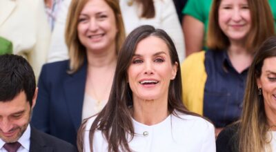 Letizia arrasa con este traje blanco ‘low cost’ de Mango y el detalle que cambia tus looks de trabajo