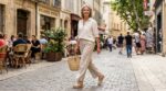 Las sandalias Skechers beige que arrasan entre las mujeres más estilosas: cómodas, elegantes e ideales para caminar horas