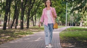 Caminar: este es el consejo por excelencia de una especialista para mantener la motivación a partir de los 50 años