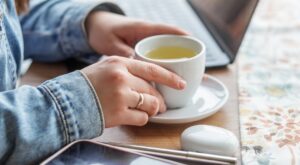 Té verde, negro o blanco: qué cambia realmente entre ellos y cómo afectan al organismo
