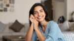 Las 9 cosas que hacen cada día las personas emocionalmente más fuertes, según una experta en felicidad